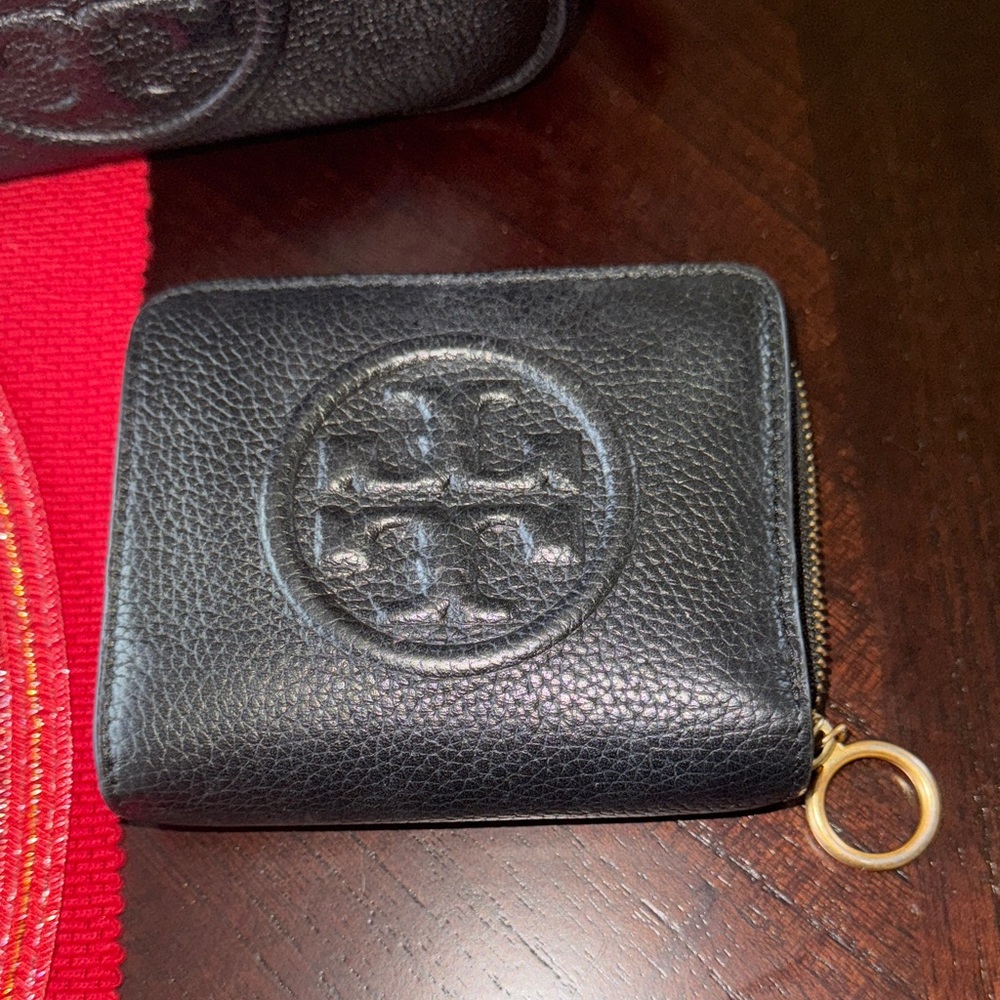 Tory Burch Black Miller Crossbody Bag and Matching Wallet with Gold Accents - Picture 5 of 13